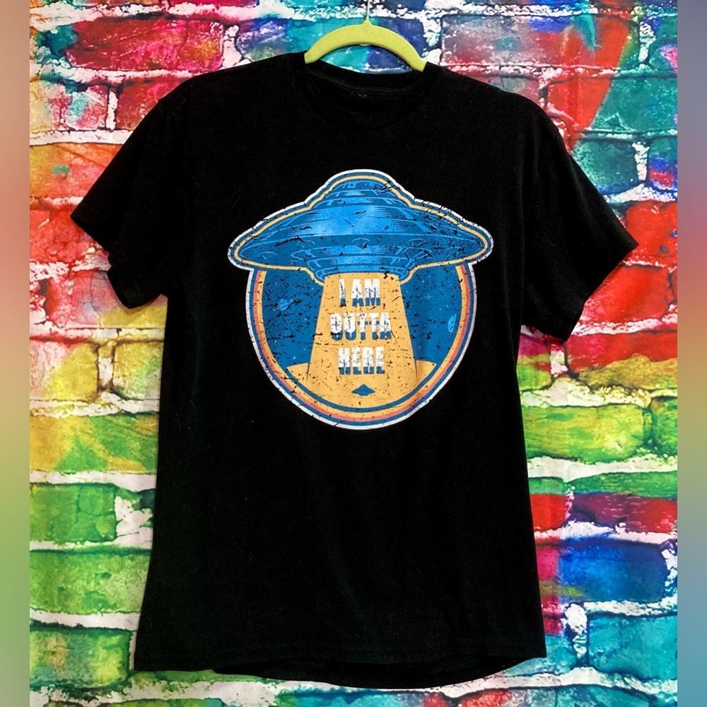 UFO I Am Outta Here Xfiles Aliens Graphic T-shirt Size S